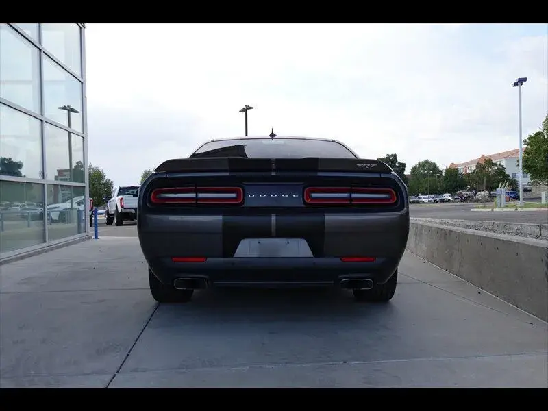 2016 Dodge Challenger SRT 392 photo 5