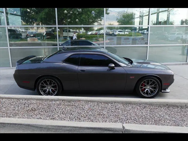 2016 Dodge Challenger SRT 392 photo 3