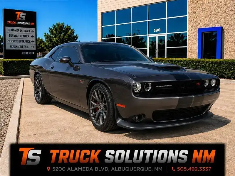 2016 Dodge Challenger SRT 392's photo