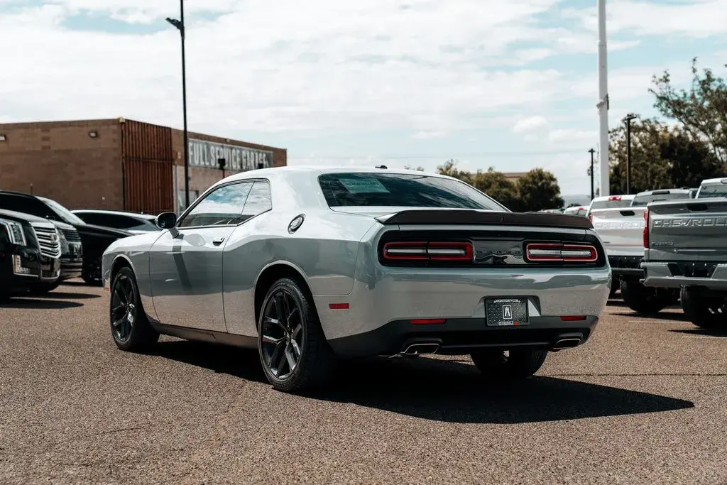 2021 Dodge Challenger SXT Auto photo 5