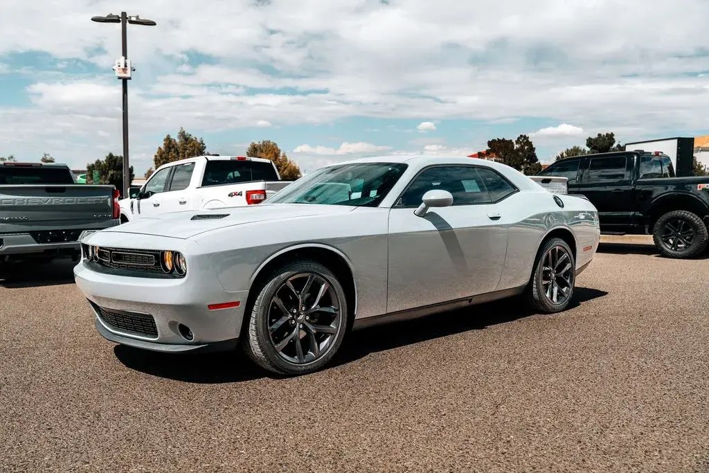 2021 Dodge Challenger SXT Auto photo 3