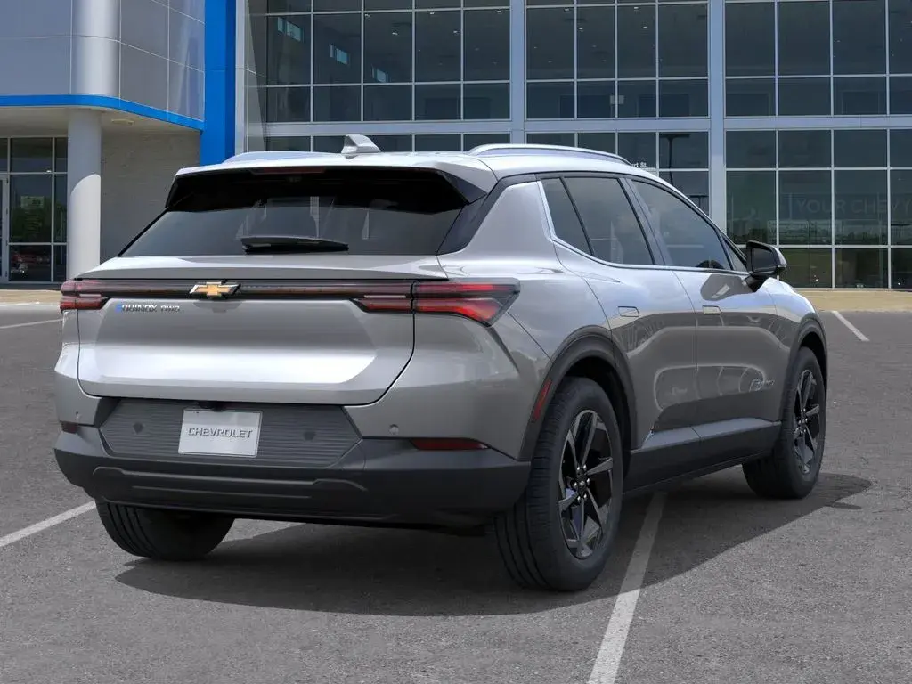 2026 Chevrolet Equinox EV 2LT eAWD photo 5