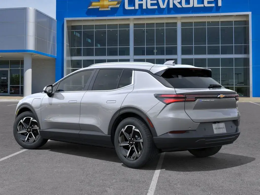 2026 Chevrolet Equinox EV 2LT eAWD photo 4