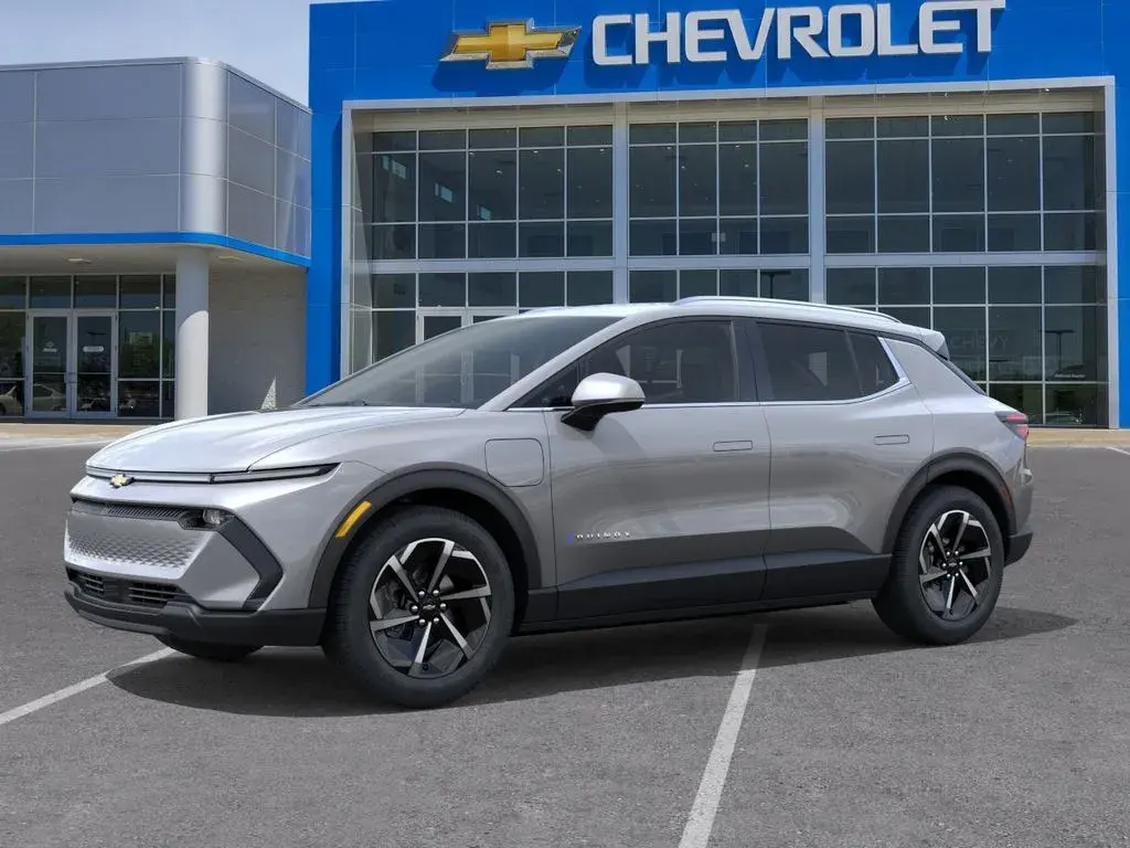 2026 Chevrolet Equinox EV 2LT eAWD photo 3