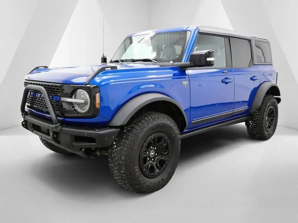 2021 Ford Bronco First Edition Advanced 4x4 photo 3