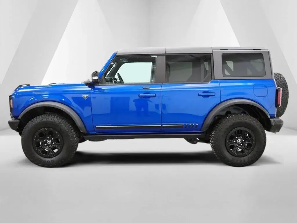 2021 Ford Bronco First Edition Advanced 4x4 photo 4