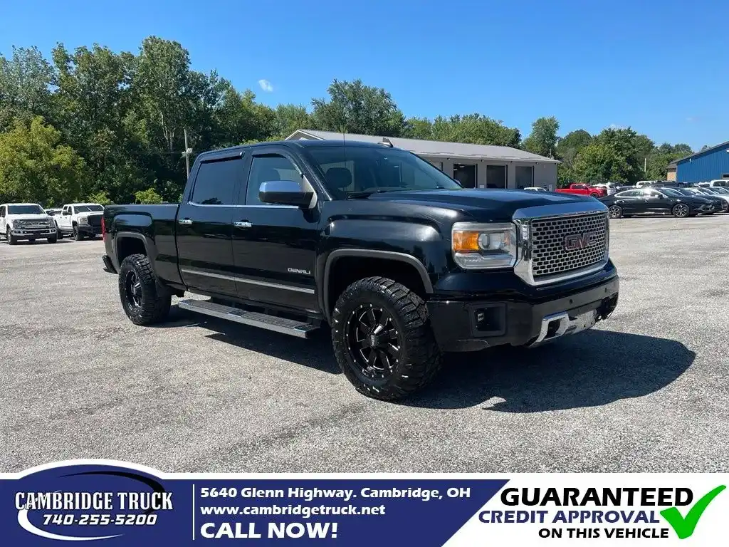 2015 GMC Sierra 4WD Crew Cab Short Box's photo