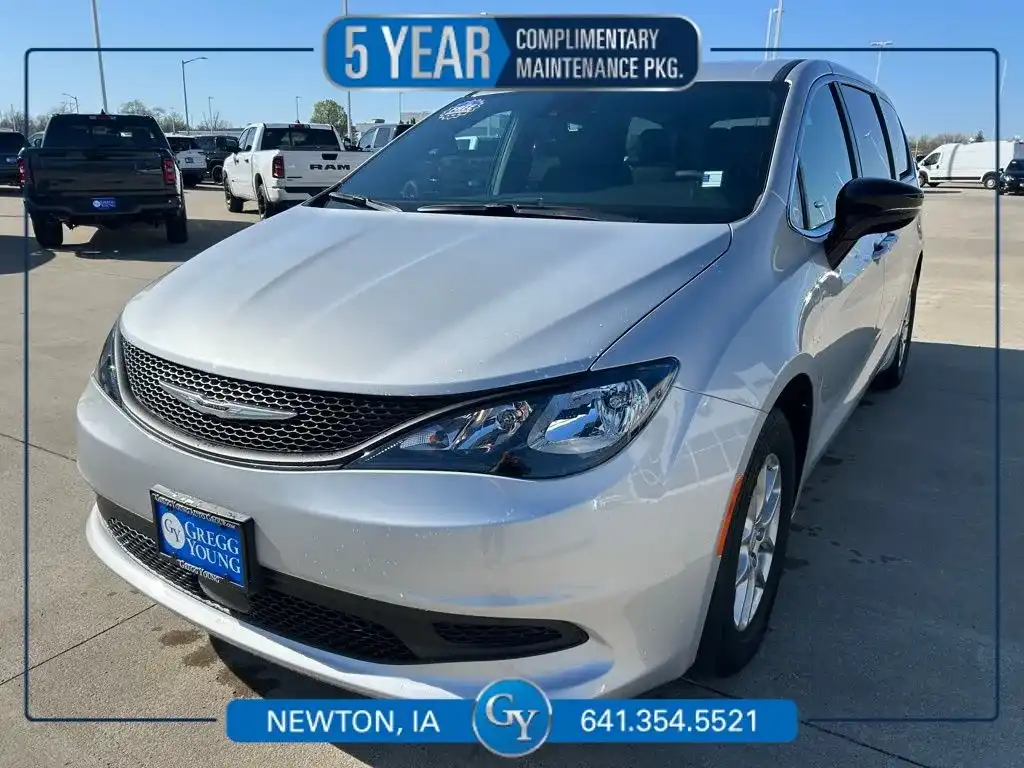 2026 Chrysler Voyager LX's photo
