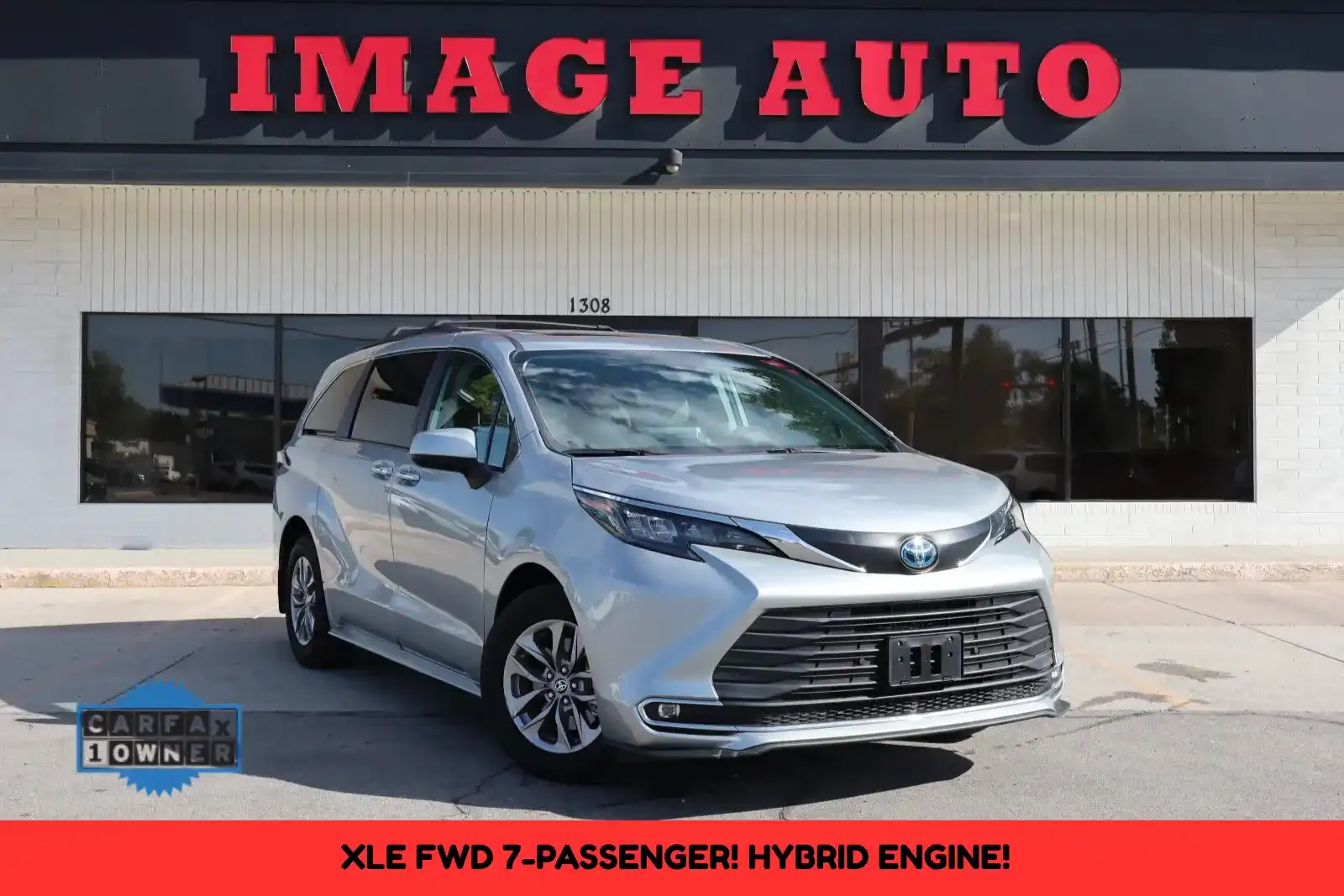 2024 Toyota Sienna XLE 7-Passenger Hybrid FWD's photo