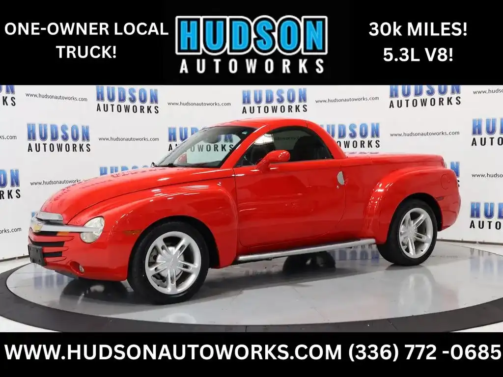 2004 Chevrolet SSR LS's photo