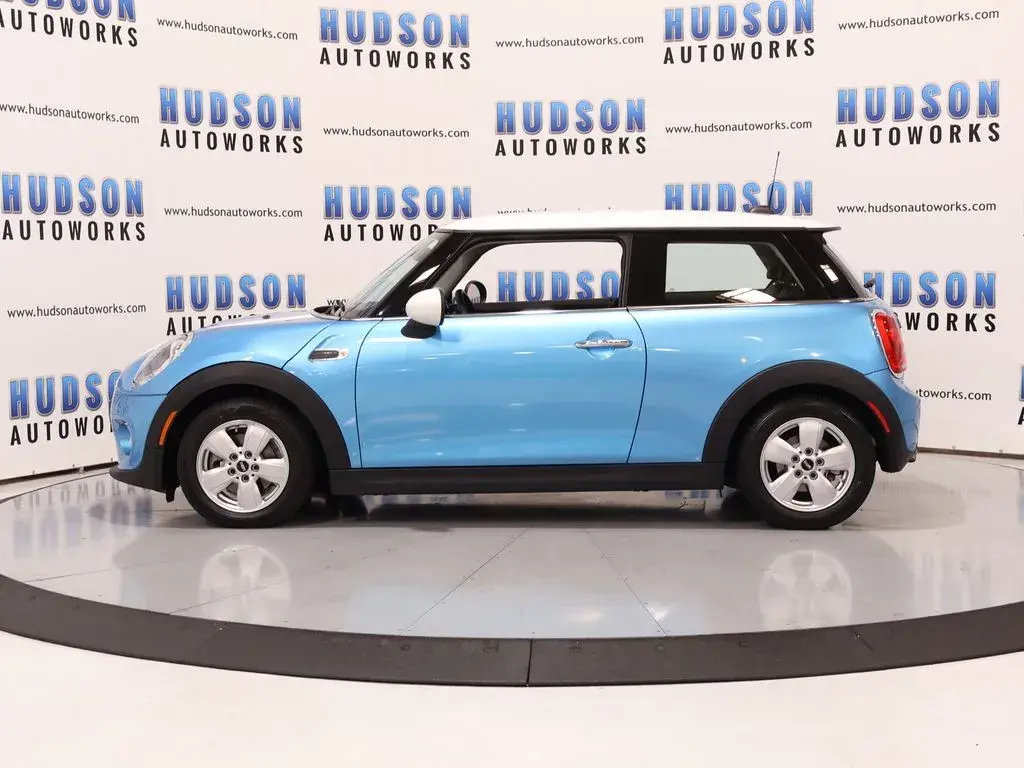 2017 MINI Cooper Base photo 3