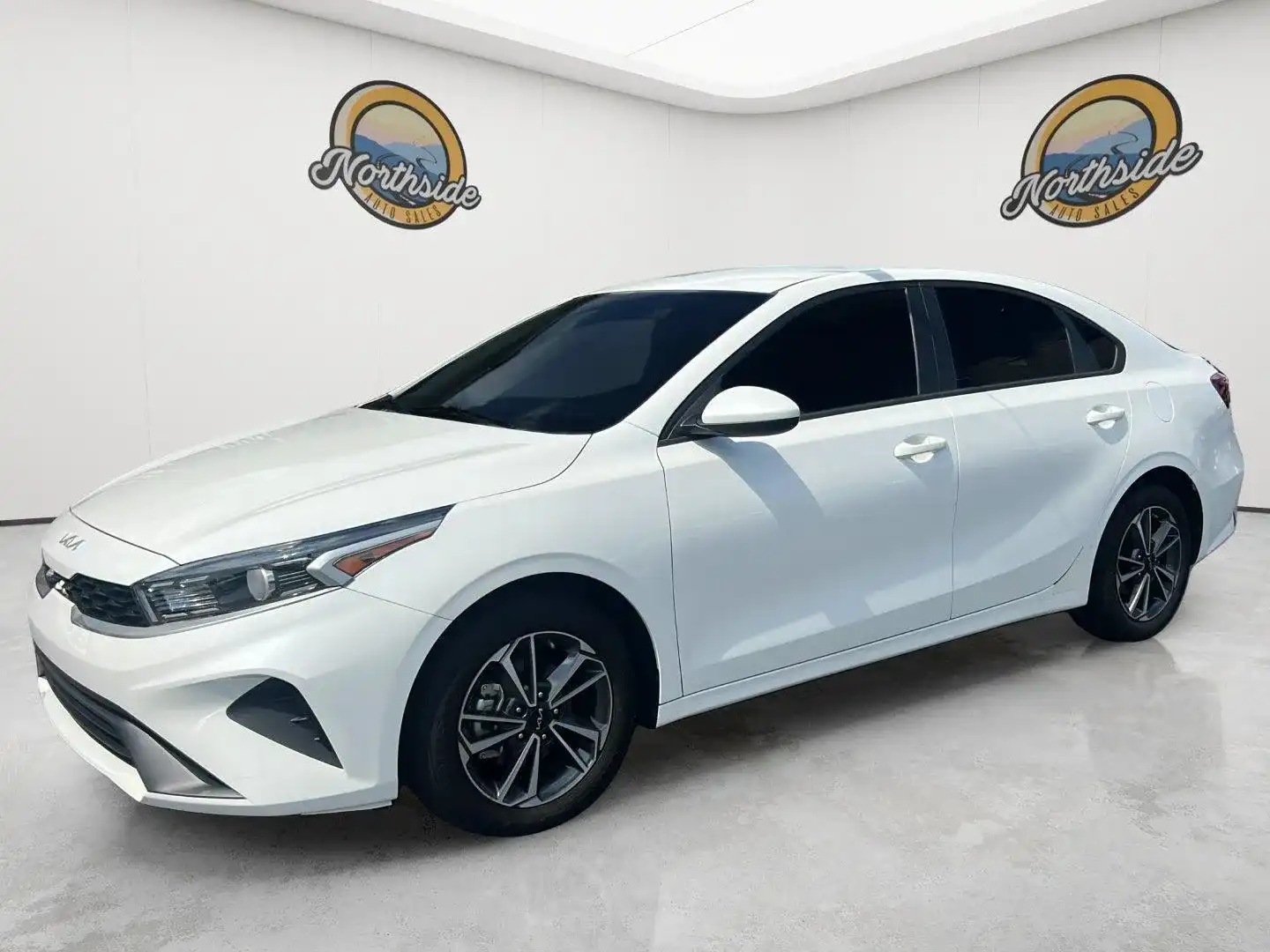 2023 Kia Forte LXS AT's photo