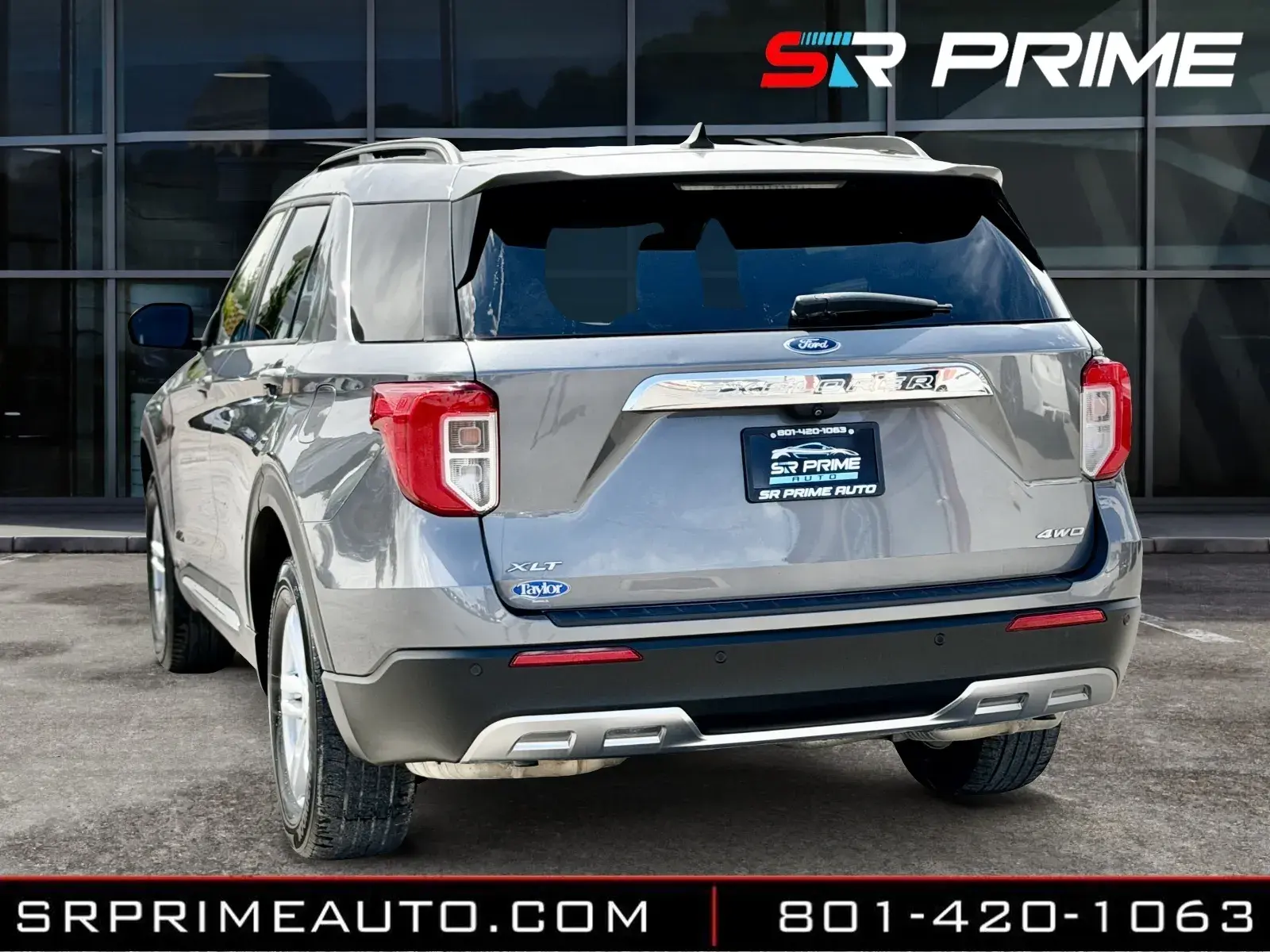 2022 Ford Explorer XLT 4WD photo 3
