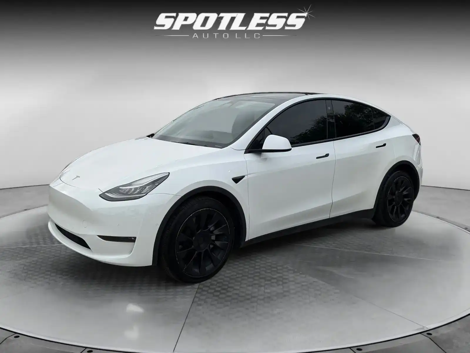 2022 Tesla Model Y Long Range Dual Motor All-Wheel Drive's photo