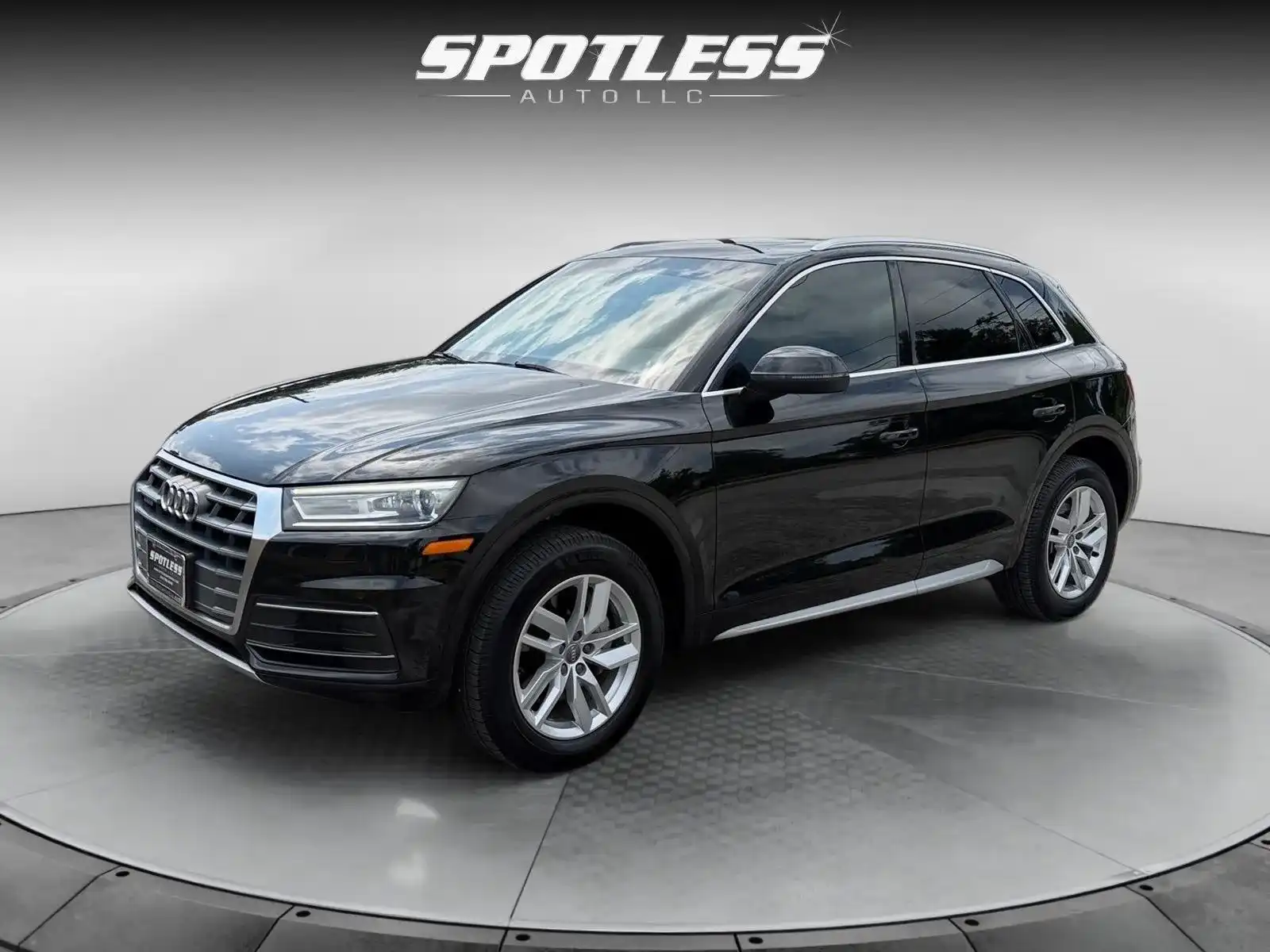 2020 Audi Q5 45 quattro S tronic Premium's photo