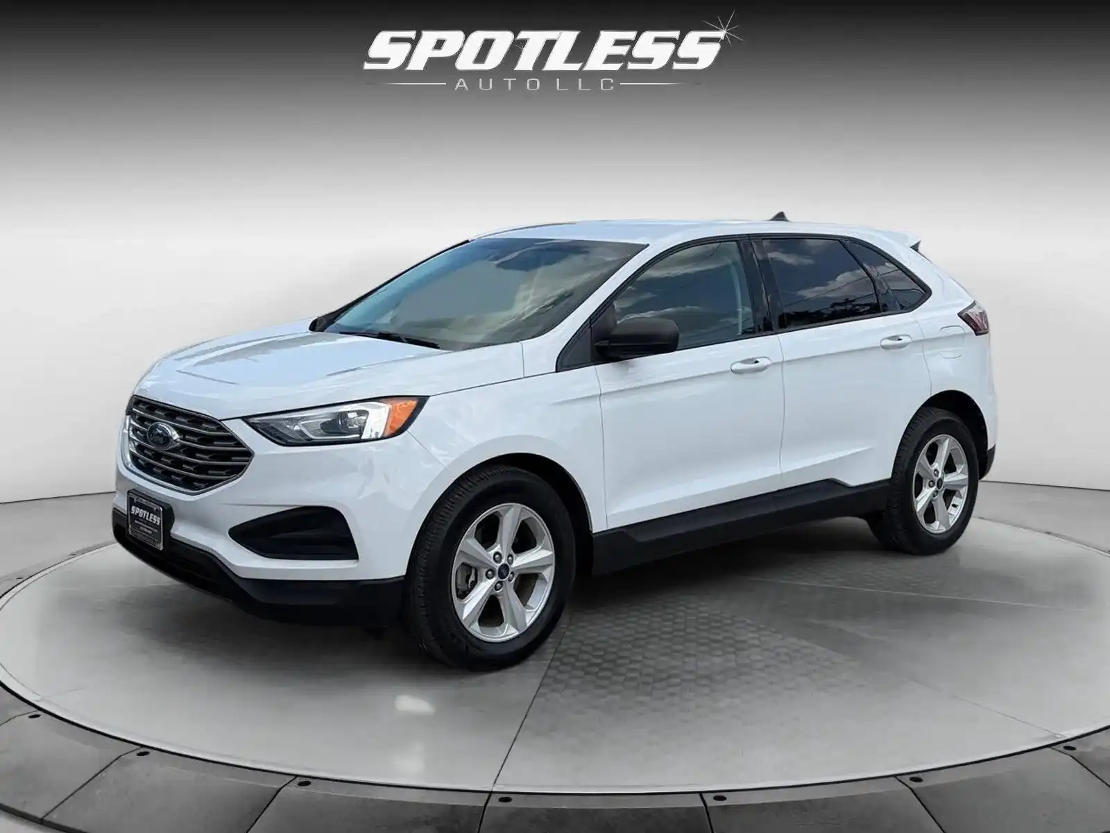 2020 Ford Edge SE's photo
