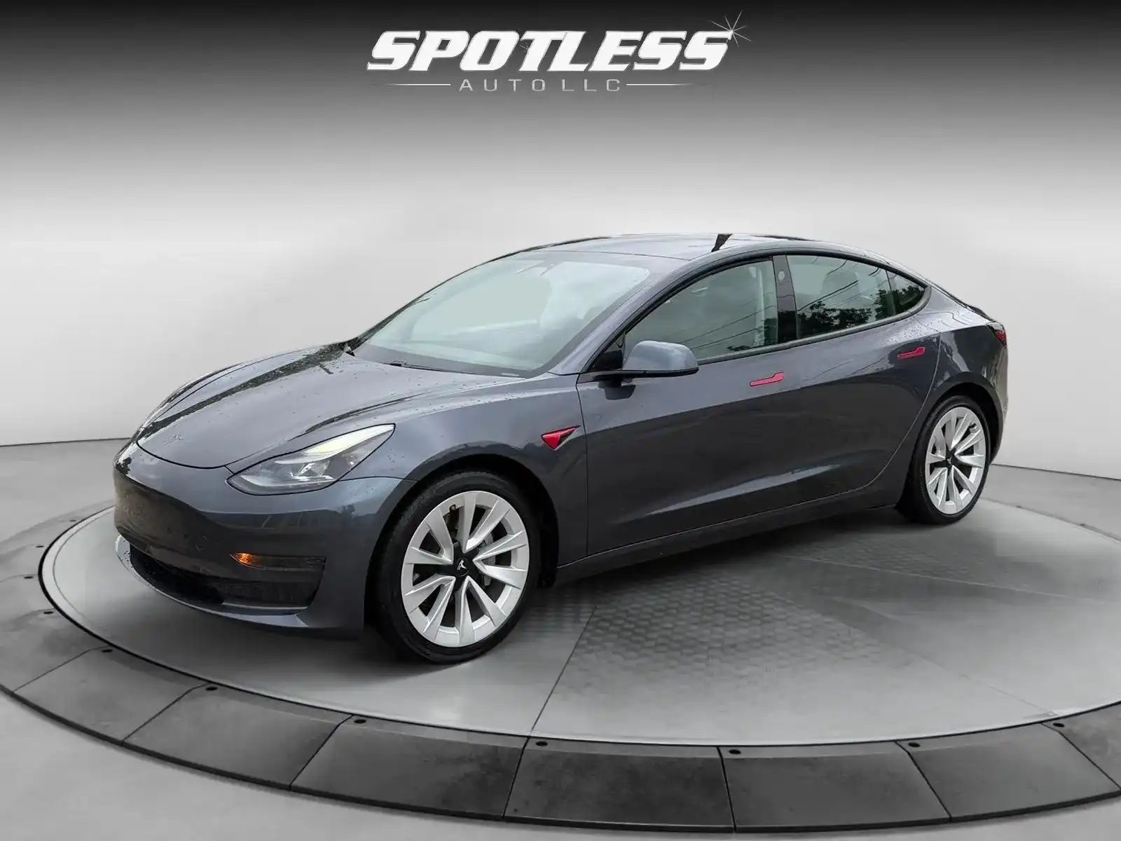 2021 Tesla Model 3 Standard Range Plus's photo