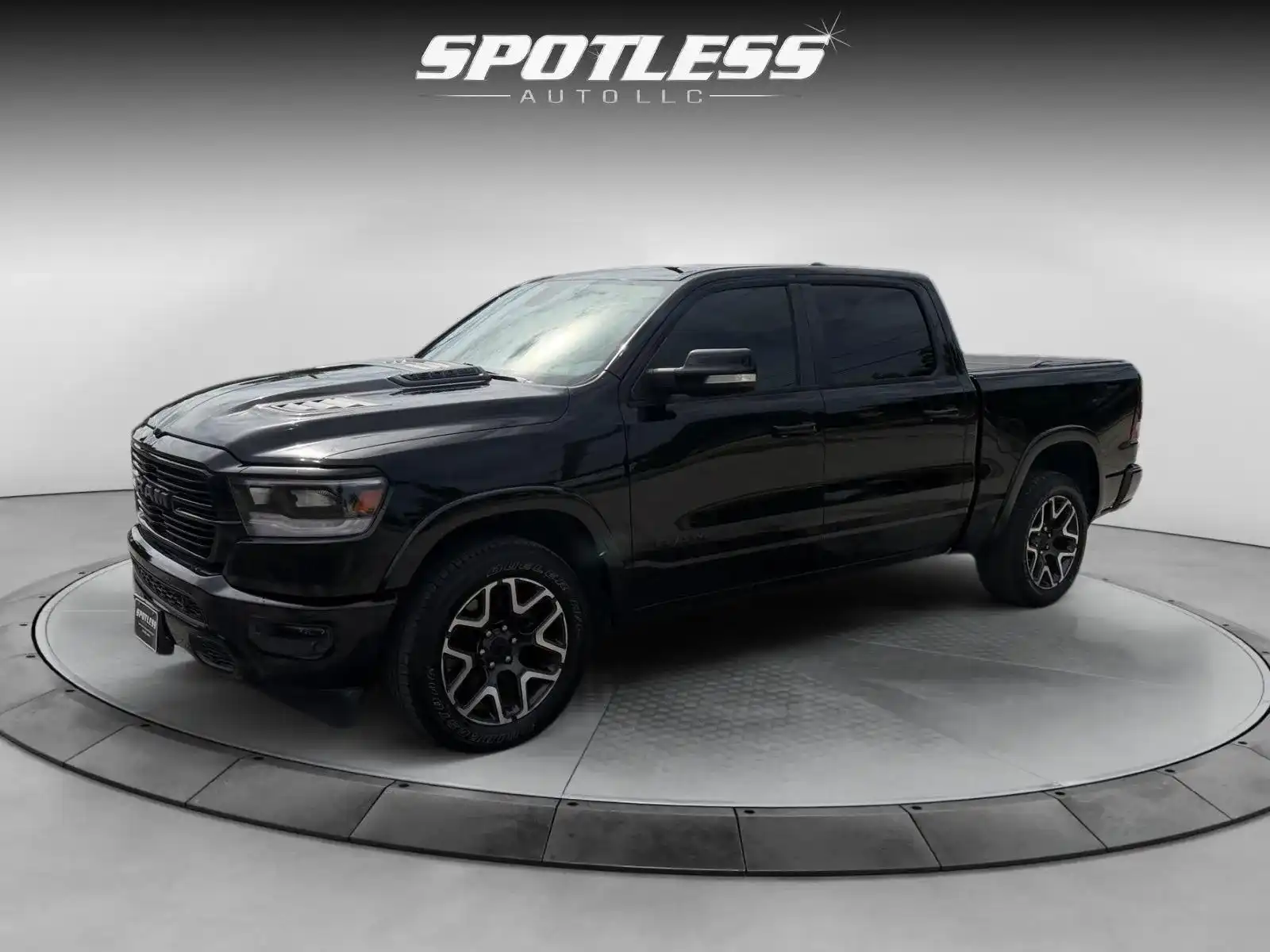 2019 RAM 1500 Laramie 4x4 Crew Cab 5'7's photo