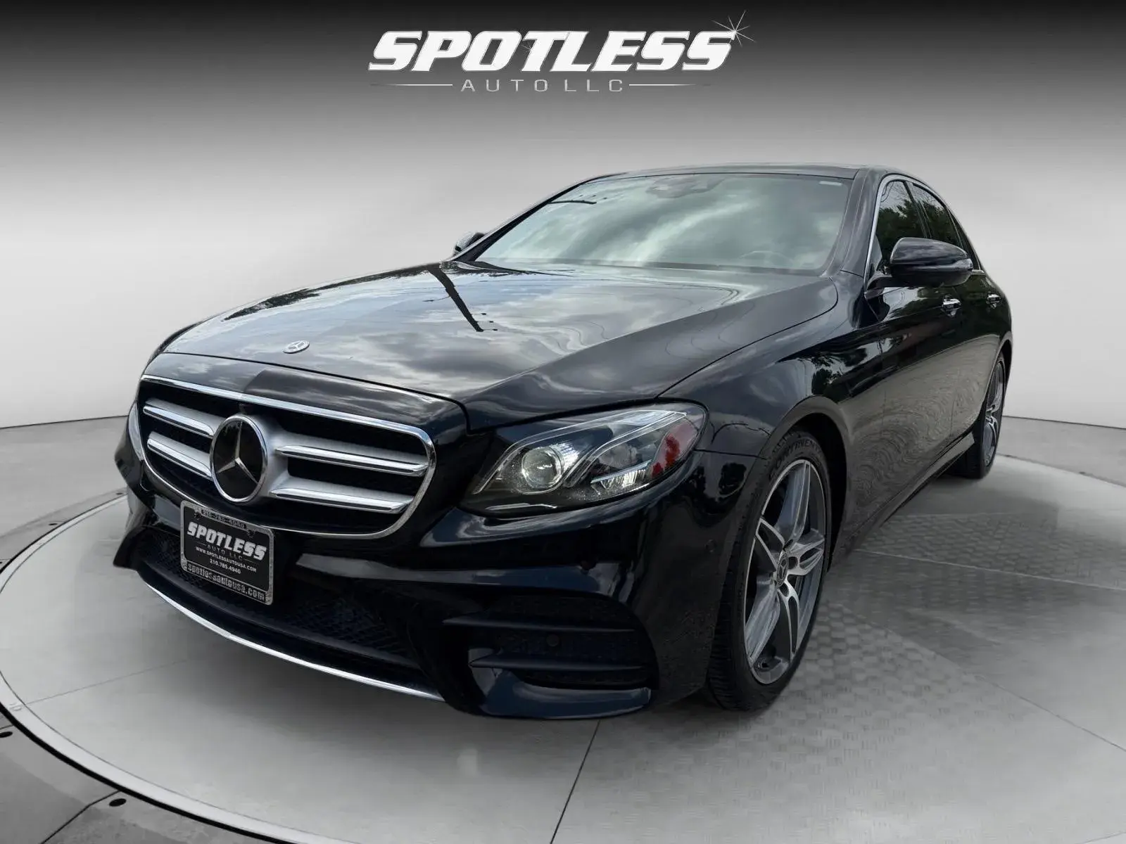 2018 Mercedes-Benz E-Class E300 photo 3