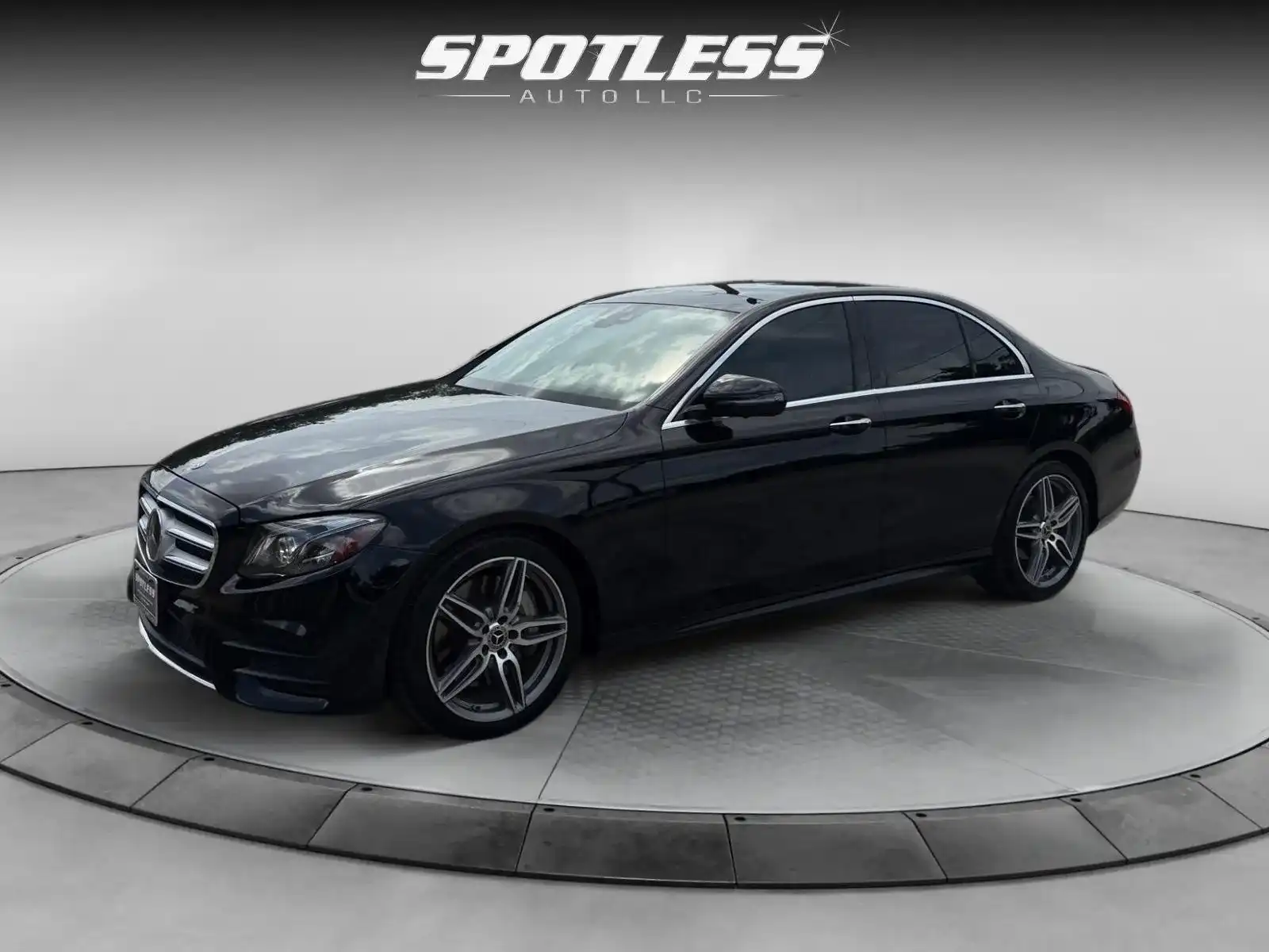 2018 Mercedes-Benz E-Class E300's photo