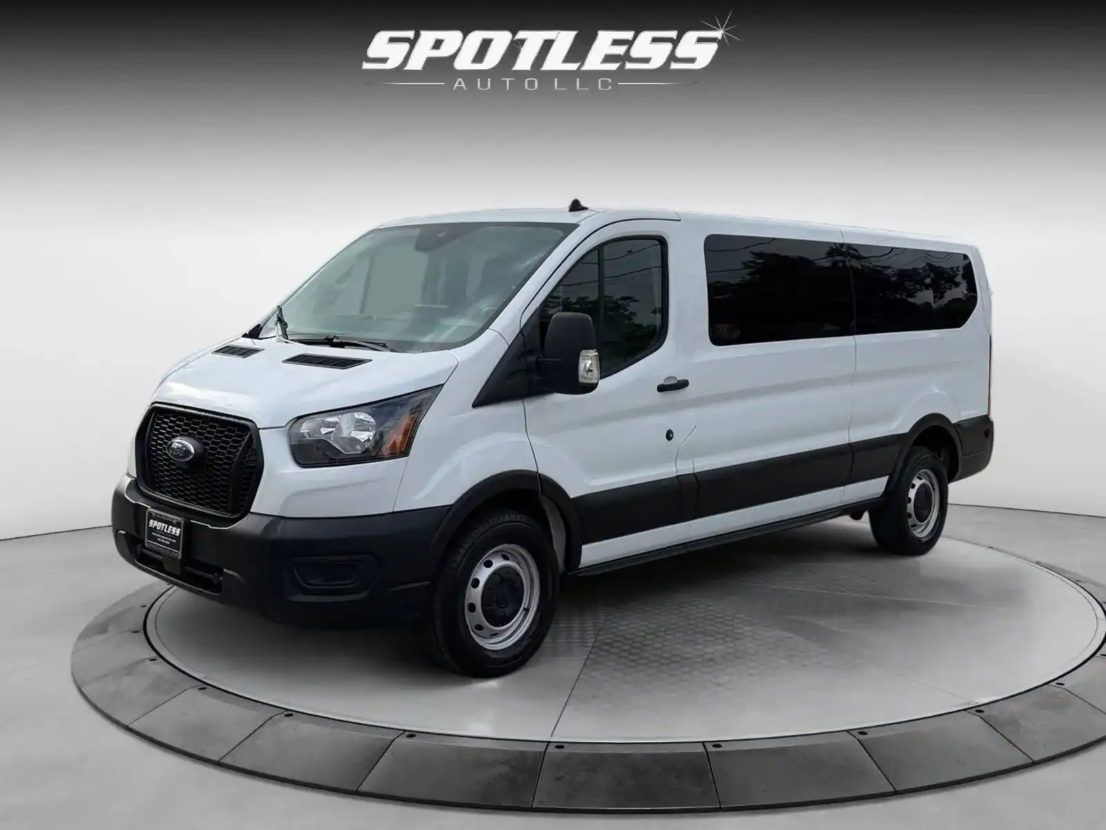 2024 Ford Transit 350 XL Low Roof Sliding Pass. 148's photo