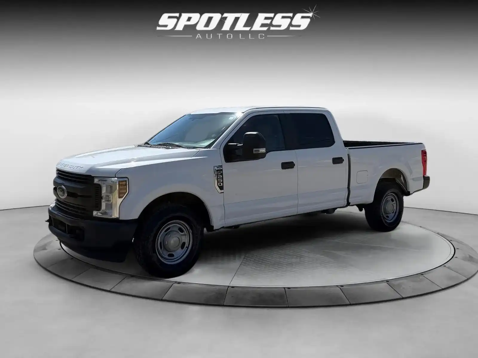 2019 Ford F-250 XL Crew Cab 8' Box's photo