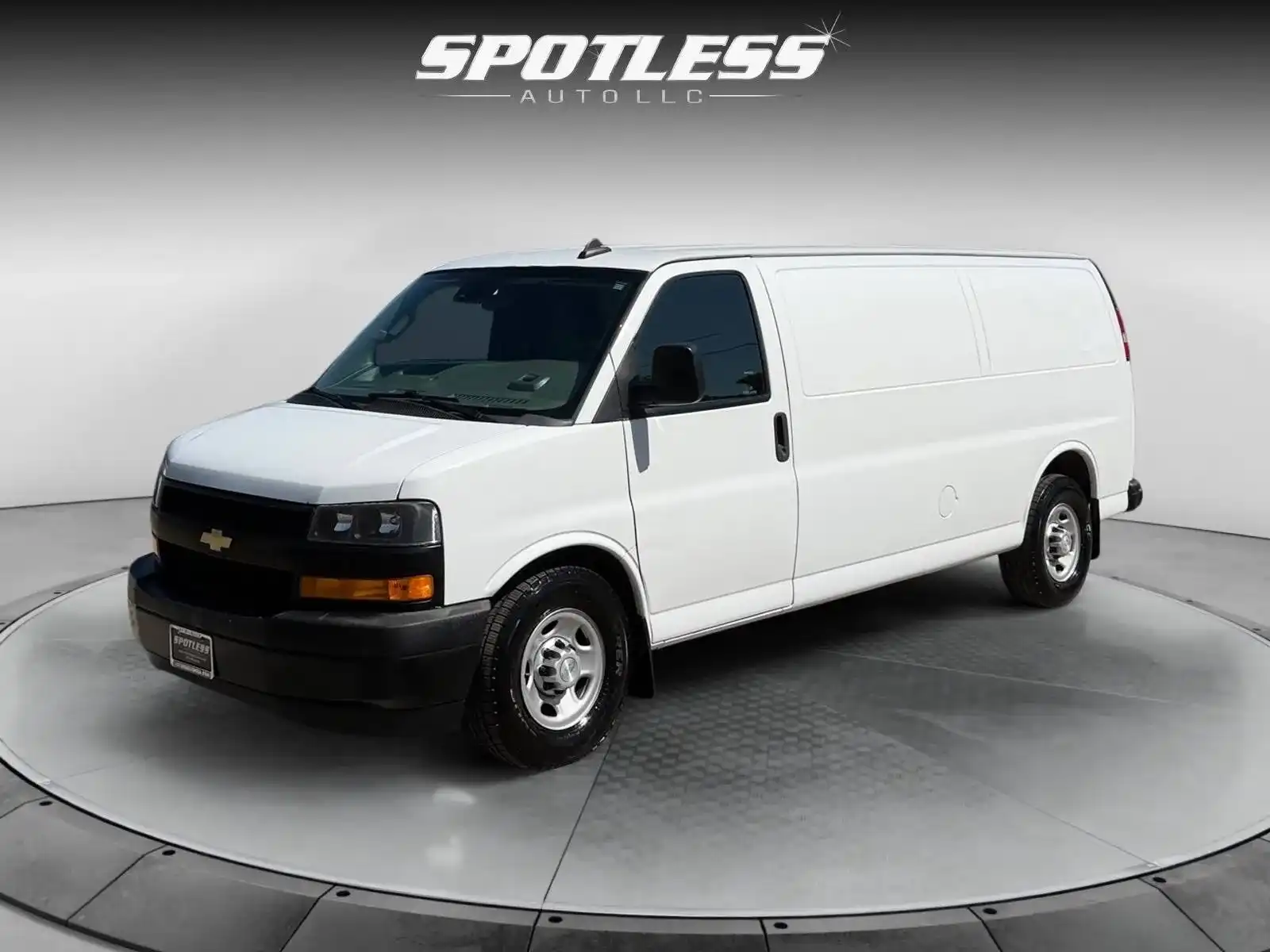 2019 Chevrolet Express Work Van 3500 Extended's photo