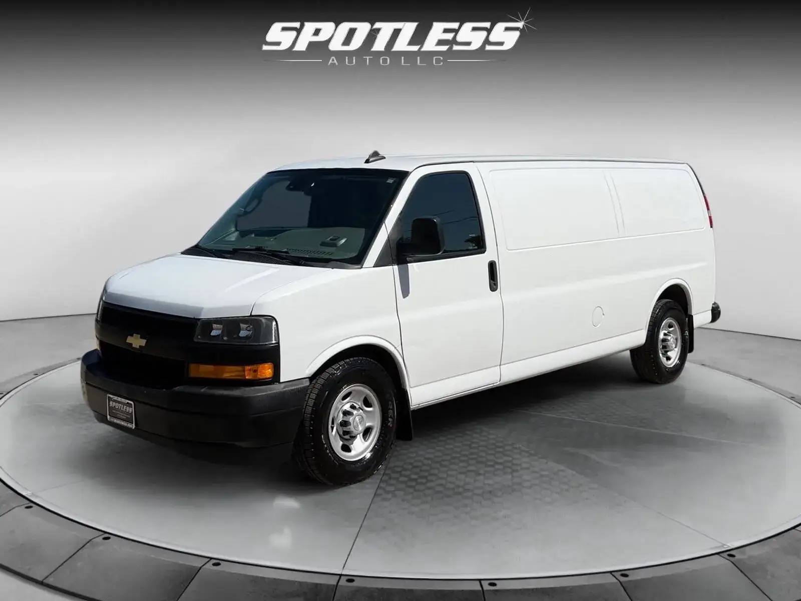 2019 Chevrolet Express Work Van 3500 Extended photo 1