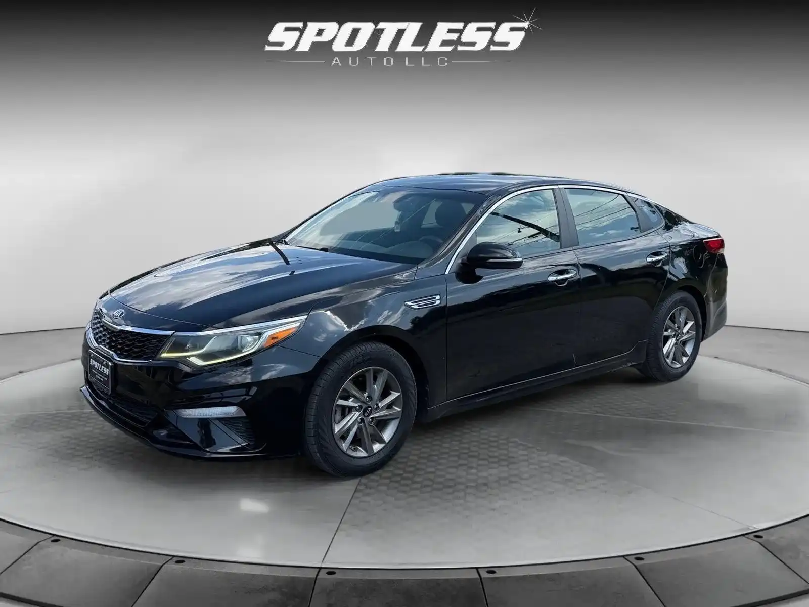 2019 Kia Optima LX Auto's photo