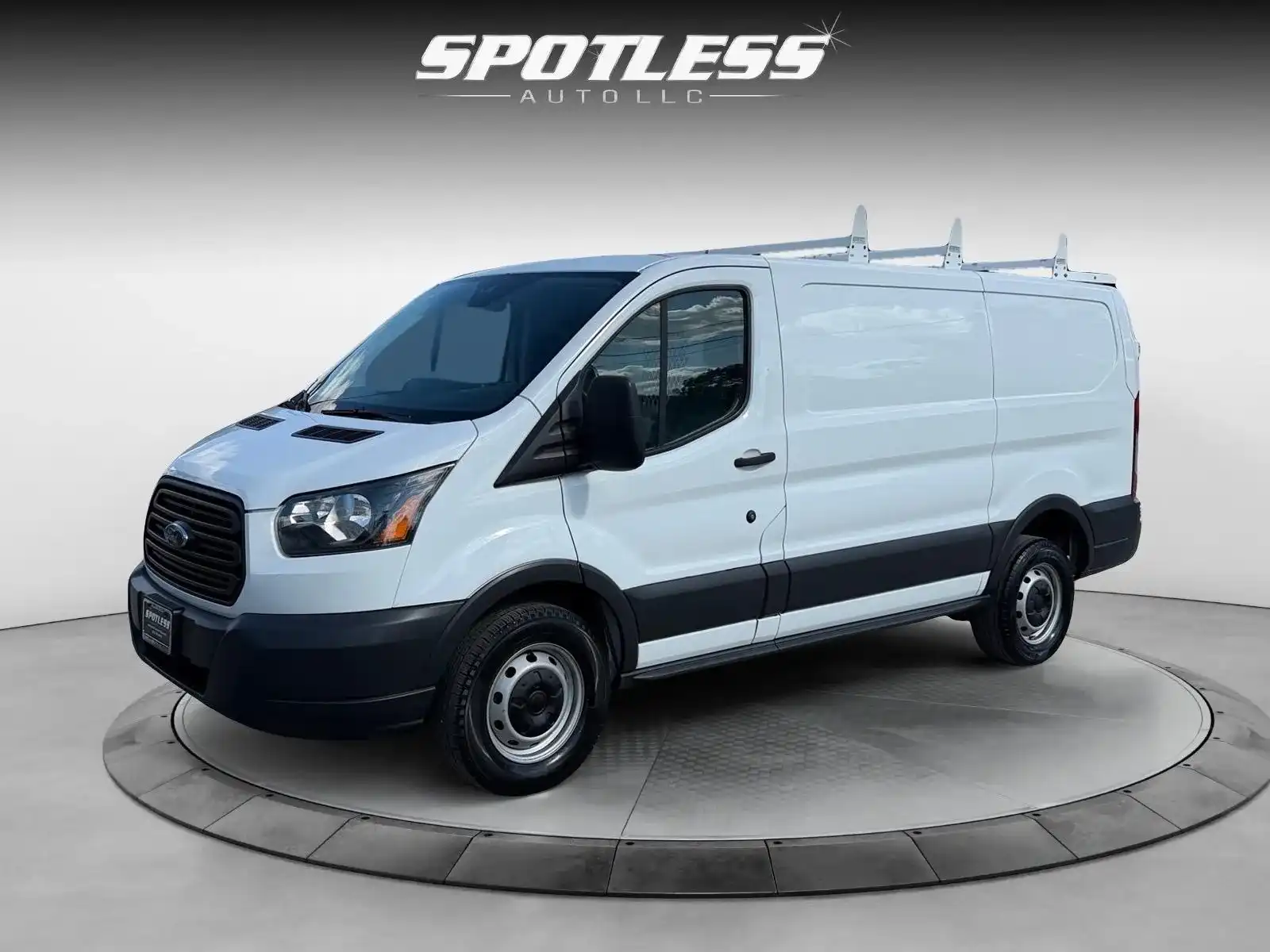 2018 Ford Transit 250 Van Low Roof Sliding Pass. 130 WB's photo