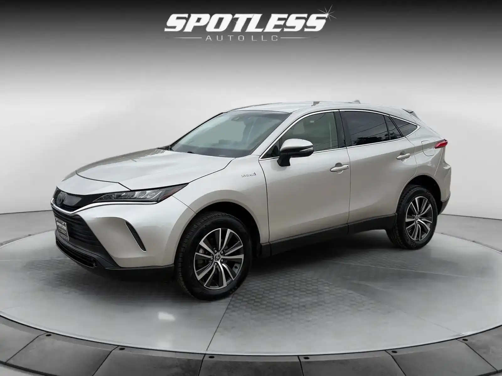 2021 Toyota Venza LE Hybrid AWD's photo