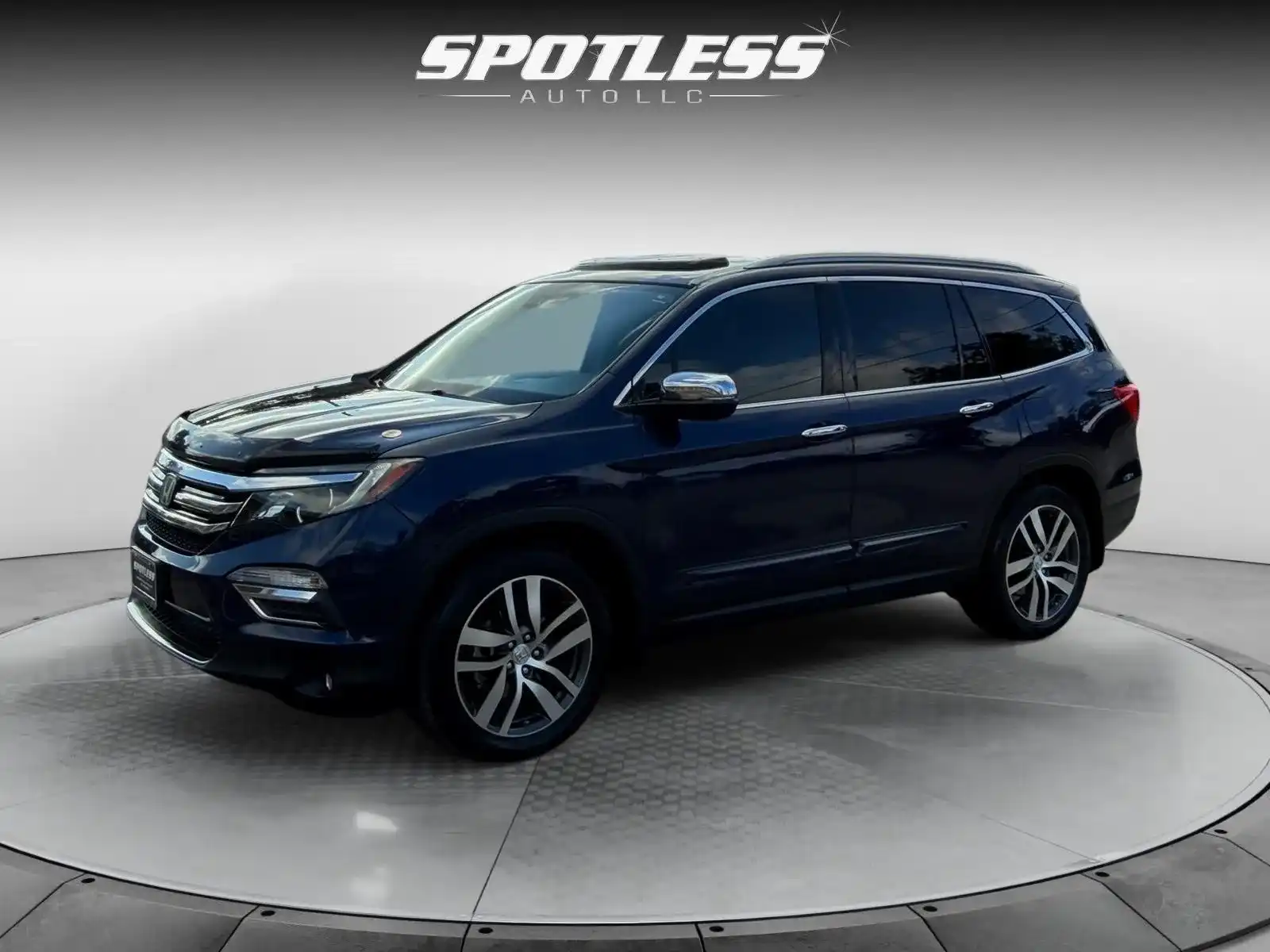 2016 Honda Pilot Elite 4WD's photo