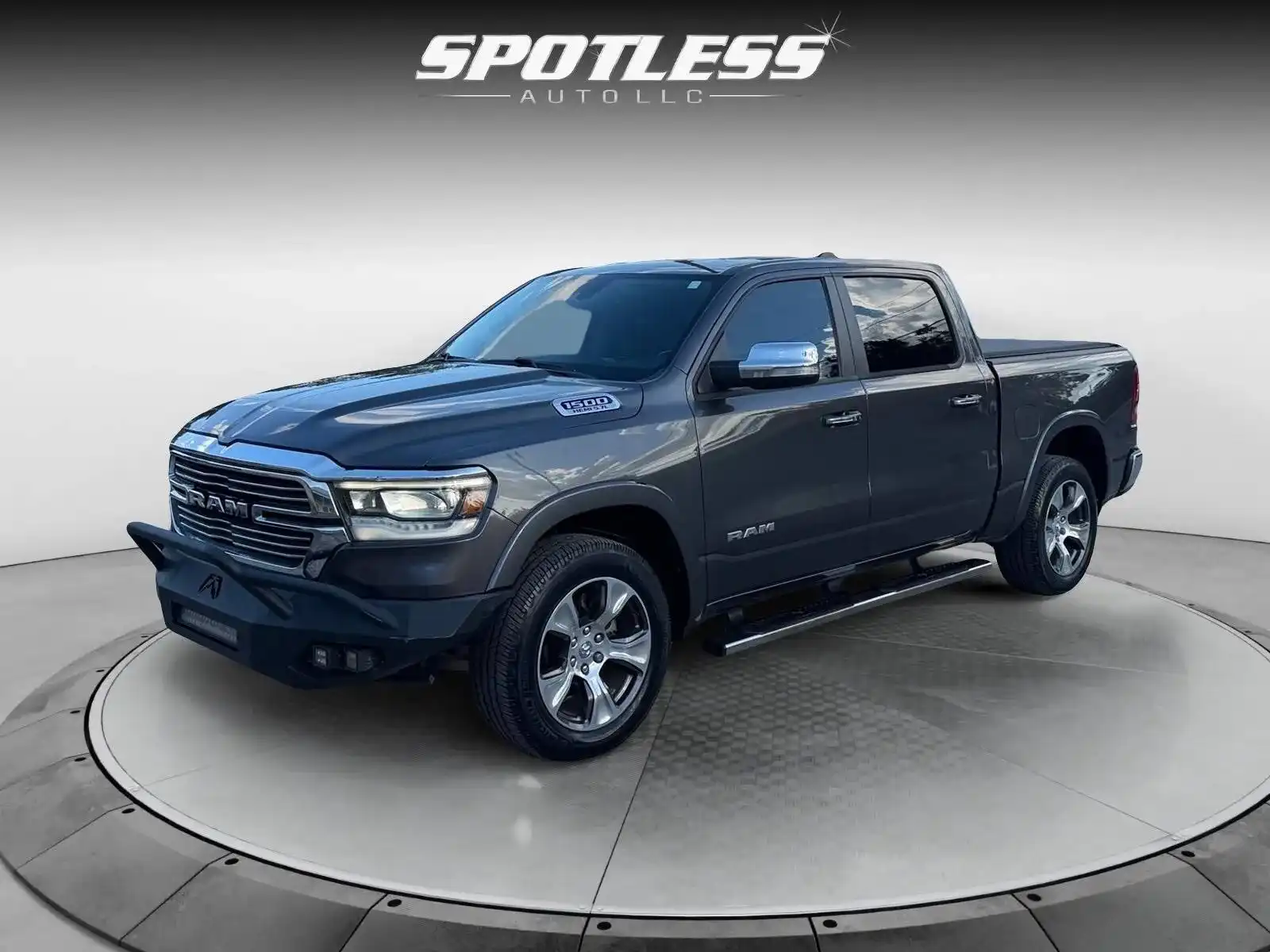 2022 RAM 1500 Laramie 4WD Crew Cab 5'7's photo