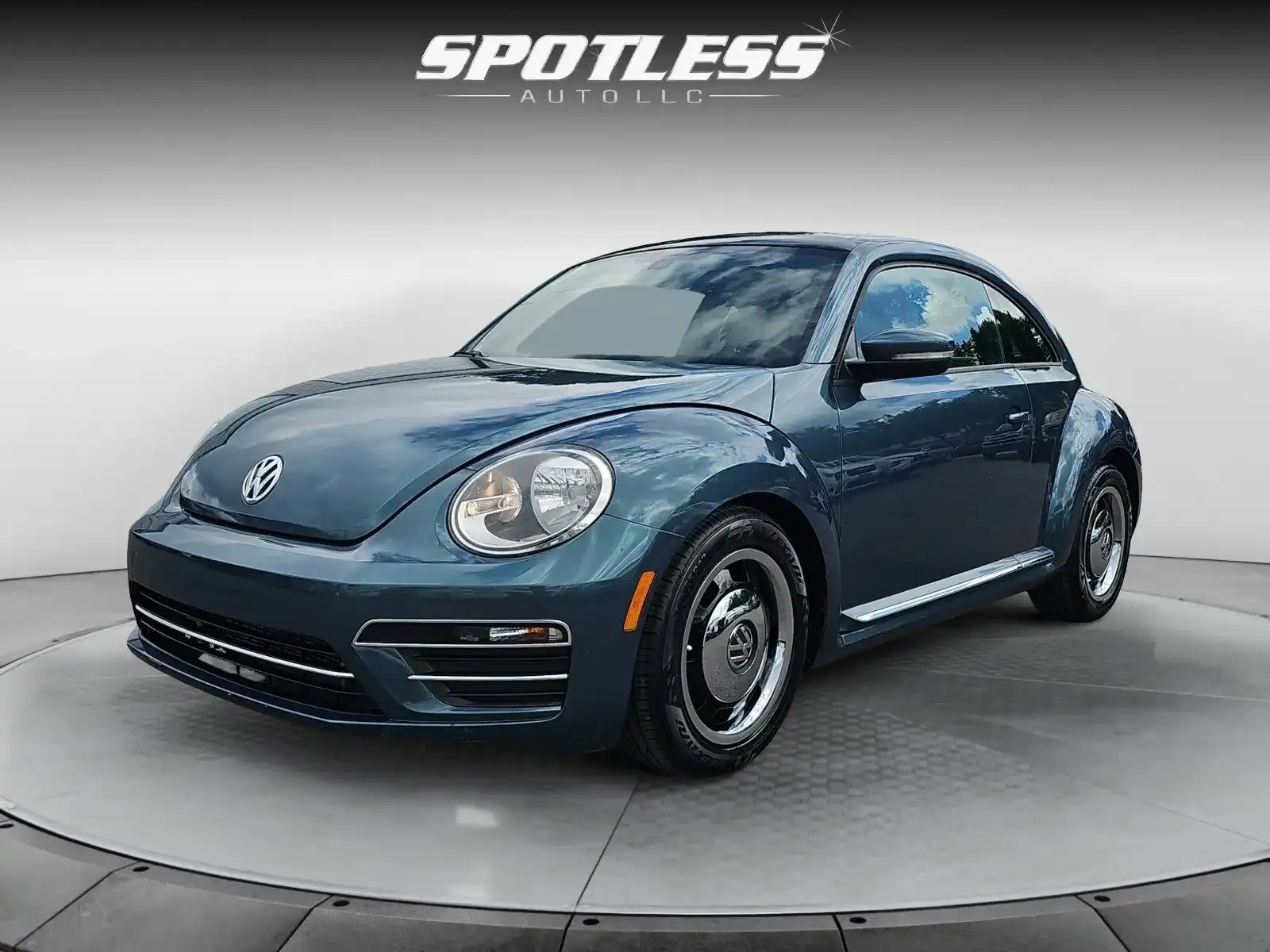2018 Volkswagen Beetle 2.0T Coast Auto's photo