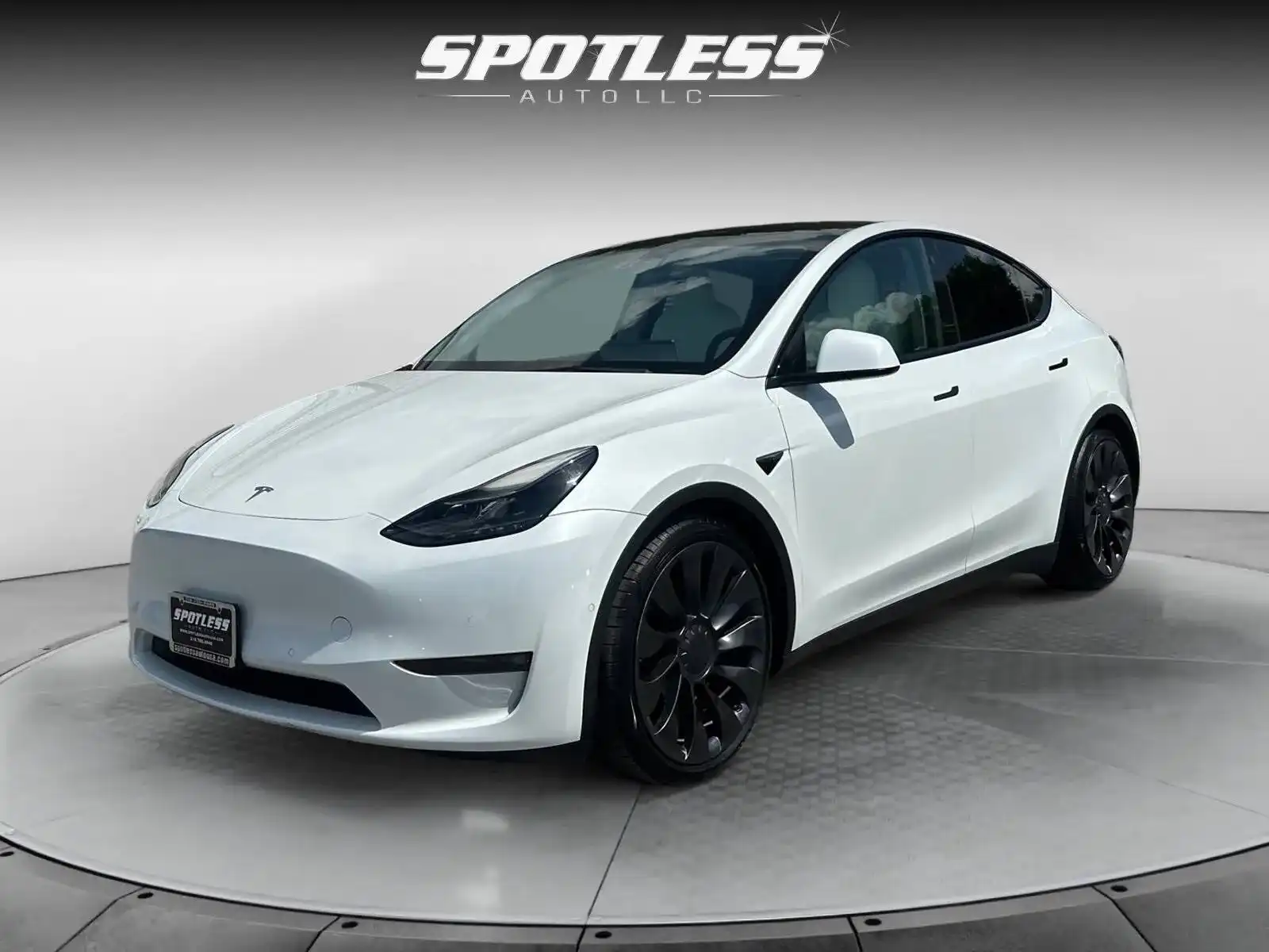 2022 Tesla Model Y Performance Dual Motor All-Wheel Drive's photo