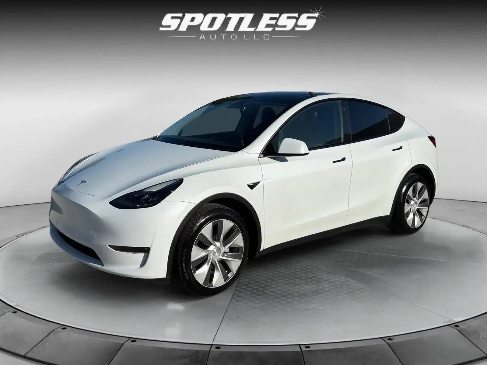 2023 Tesla Model Y Long Range Dual Motor All-Wheel Drive's photo