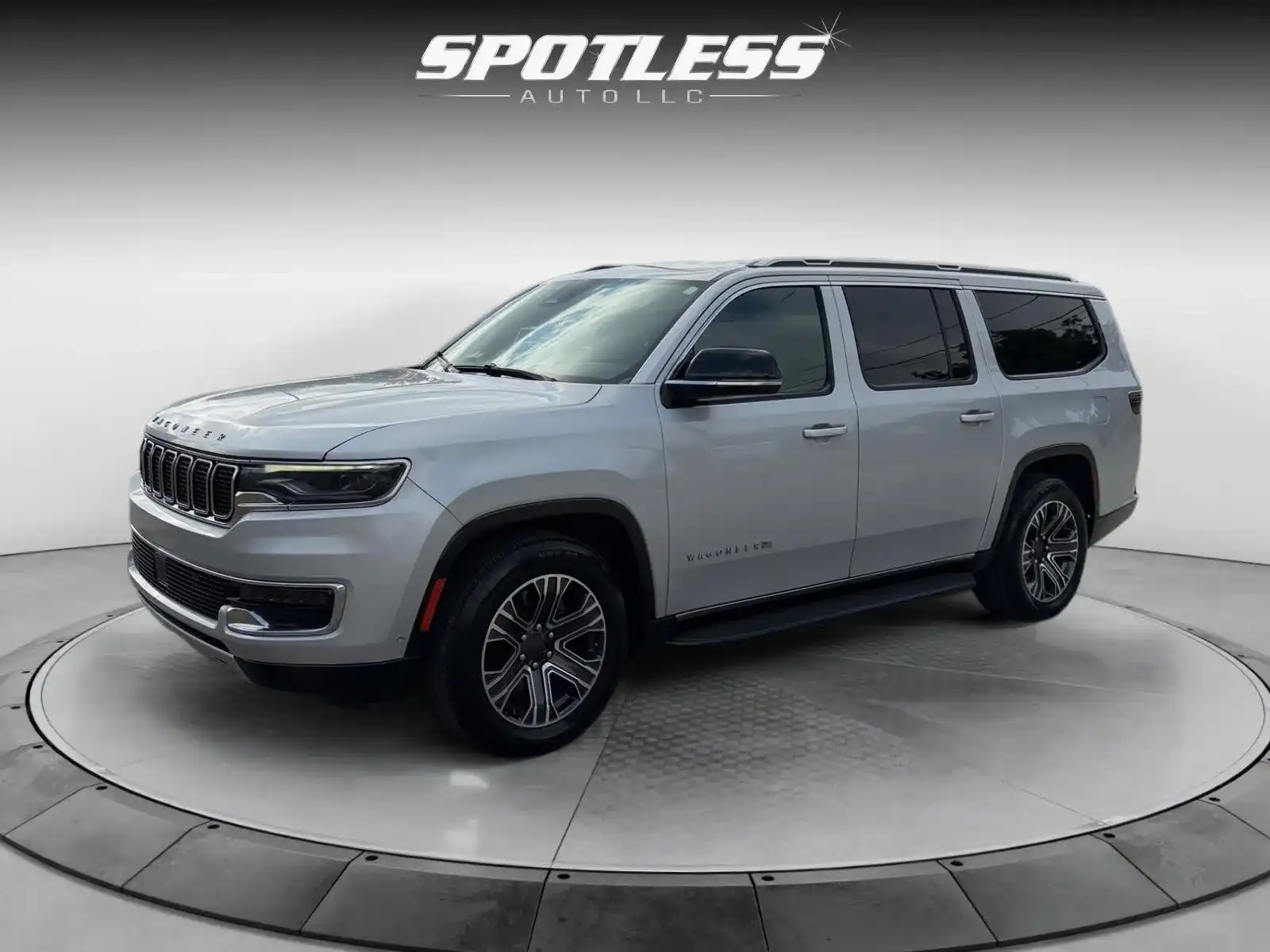2023 Jeep Wagoneer L Series II 4WD's photo