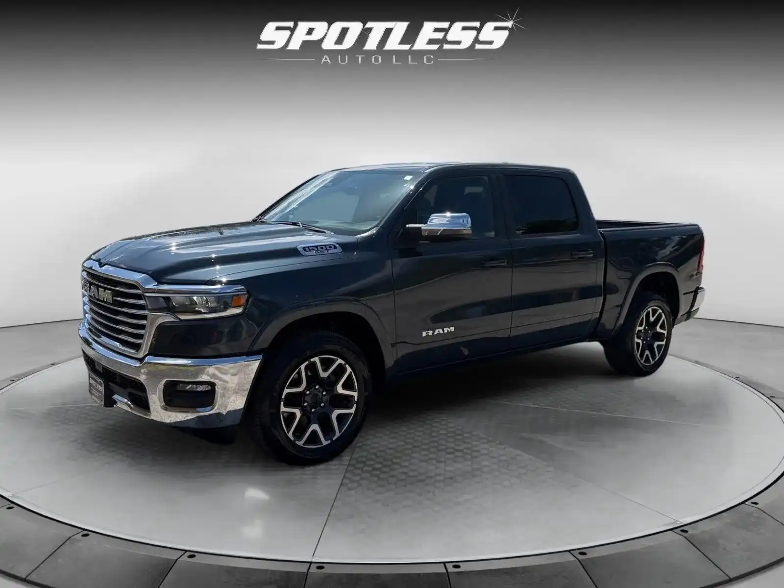2025 RAM 1500 Laramie 4x4 Crew Cab 5'7's photo