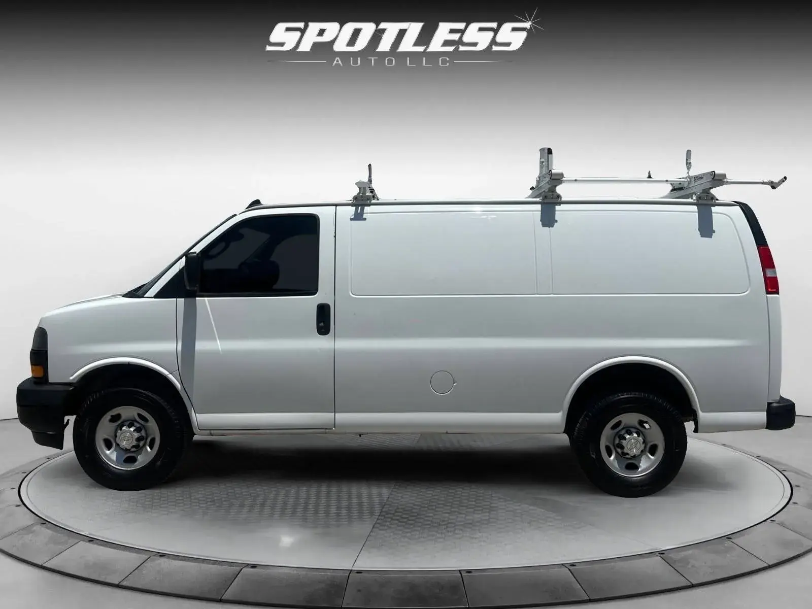 2021 Chevrolet Express 2500 Work Van HD photo 4