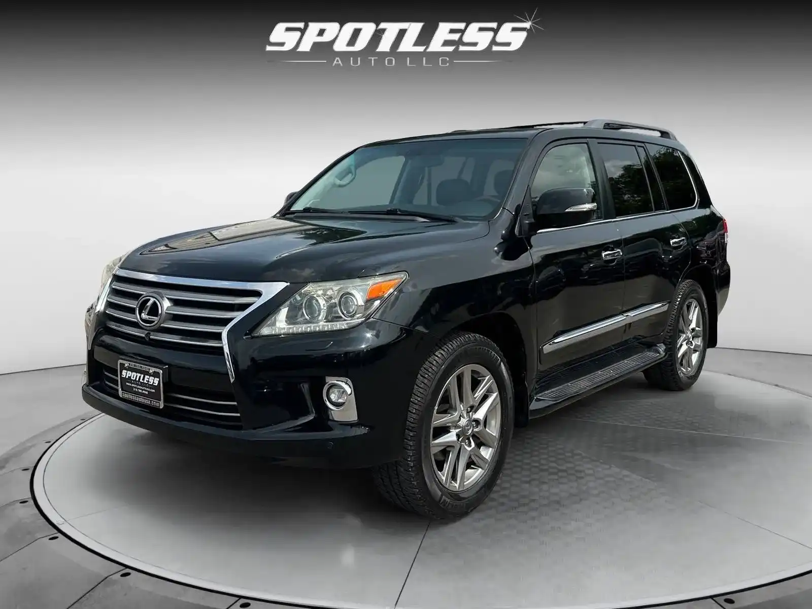 2014 Lexus LX 600 570's photo
