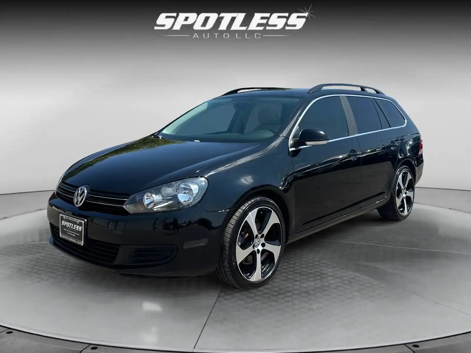 2014 Volkswagen Jetta SportWagen 2.0L TDI DSG with Sunroof and Navigation's photo