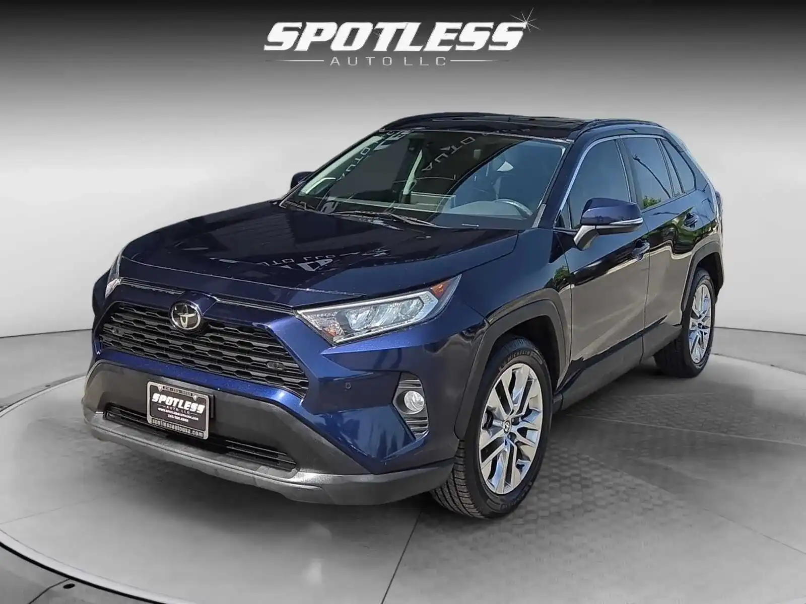 2021 Toyota RAV4 XLE Premium FWD's photo