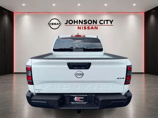 2026 Nissan Frontier S Crew Cab 4WD photo 5