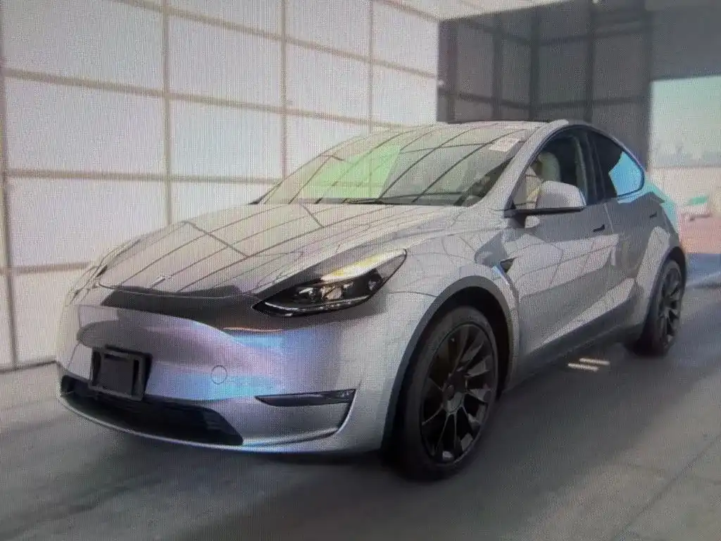 2024 Tesla Model Y Long Range Dual Motor All-Wheel Drive's photo