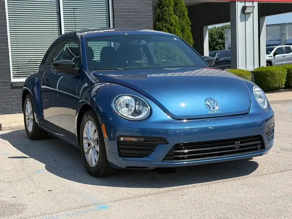 2018 Volkswagen Beetle 2.0T S Auto's photo