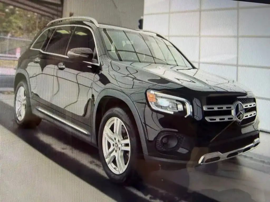 2021 Mercedes-Benz GLB GLB250 4MATIC's photo