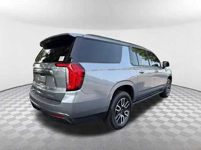 2022 GMC Yukon AT4 4WD photo 5