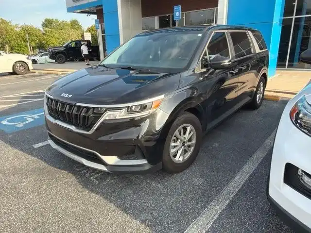 2024 Kia Sedona LX Seat Package's photo