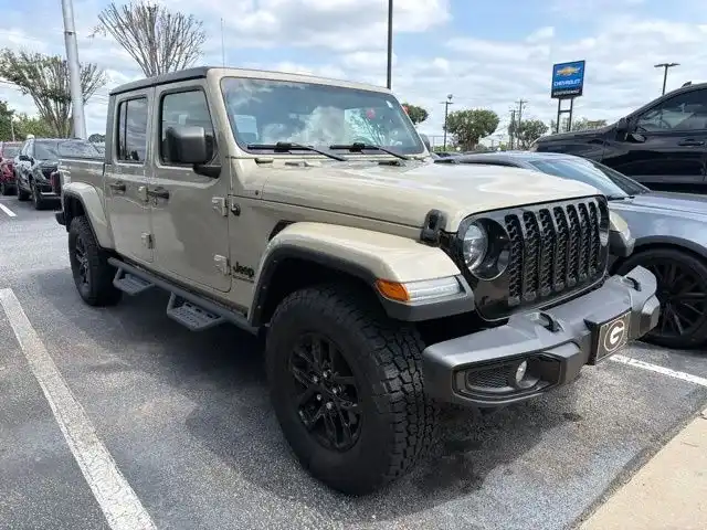 2022 Jeep Gladiator Altitude 4WD's photo