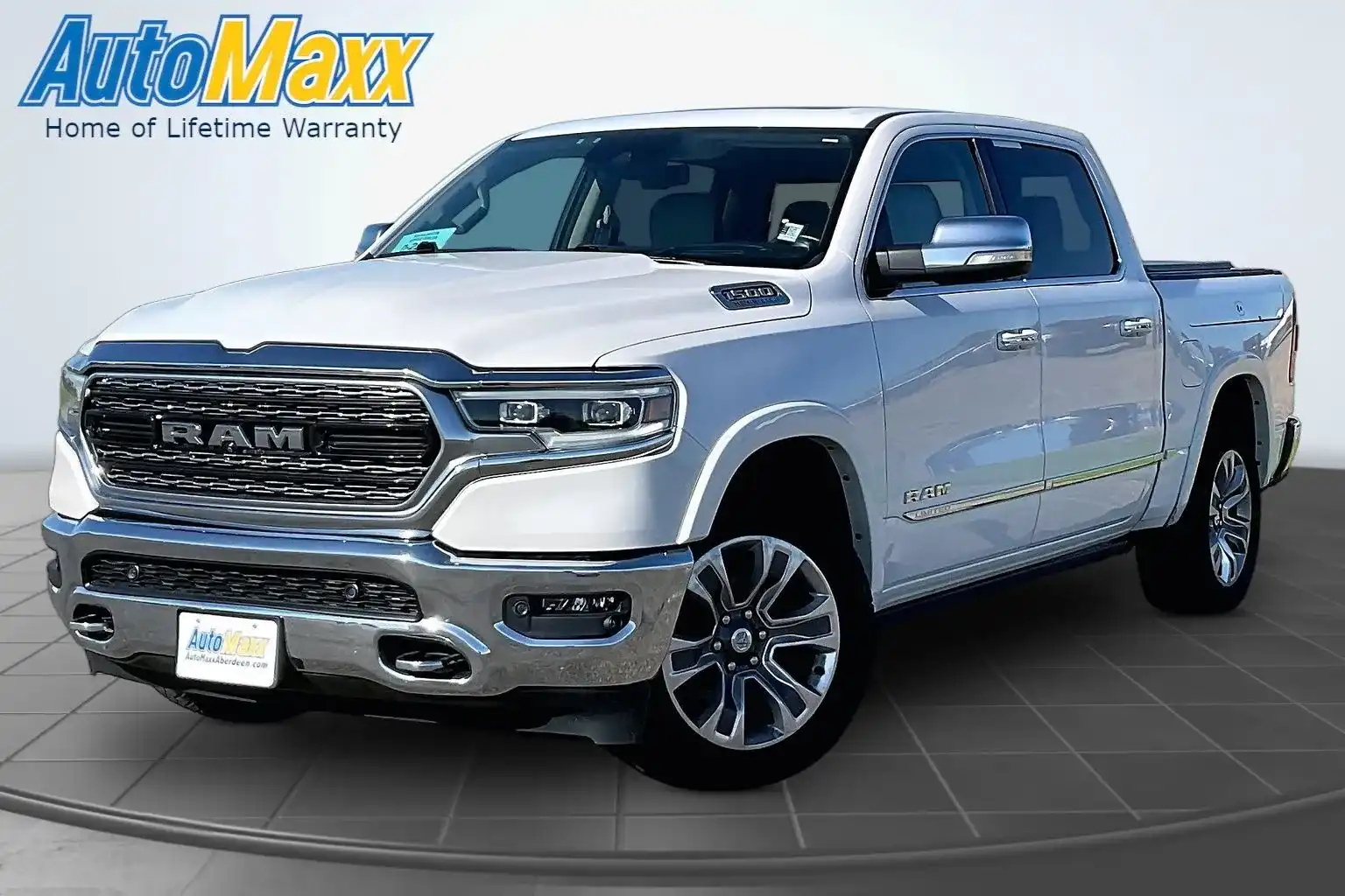 2022 RAM 1500 Limited 4x4 Crew Cab 5'7's photo